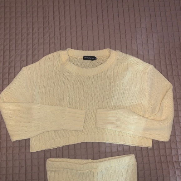 Pretty little things matching knit short set - Picture 4 of 7